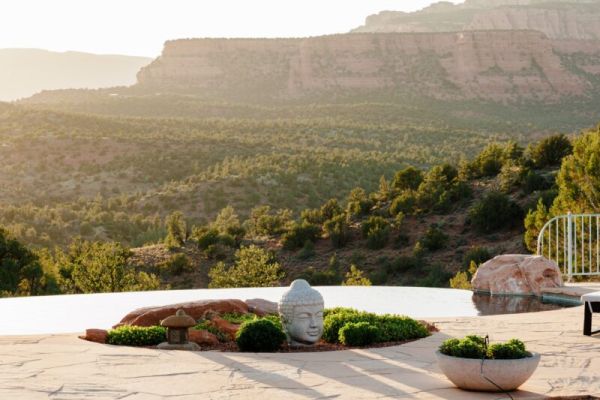 Sedona’s Best Studio! Hot tub + Pool! BEST VIEW!