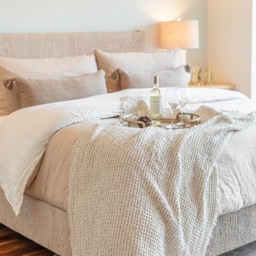 Las Palmas feels like a warm embrace, tucked away amidst the stunning desert landscape. The thoughtfully designed spaces exude comfort and sophistication, inviting you to unwind and enjoy life’s simple pleasures.  Our Master Suite is hard to leave.