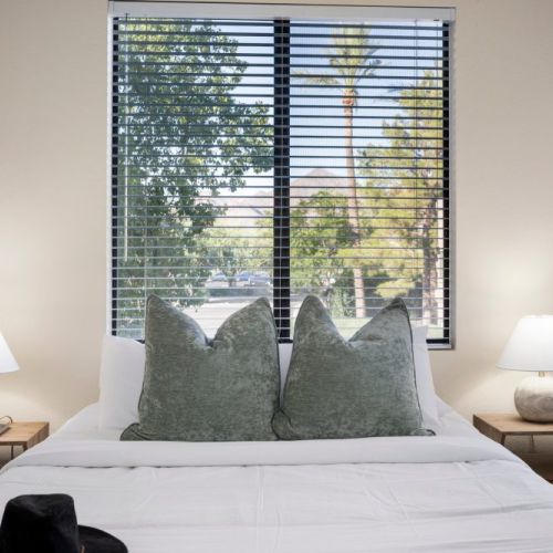 "Jackie's place was the perfect spot. Beautiful location! For an out of state vacation or staycation, Jackie's place IS the place to stay!"