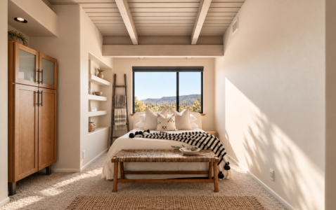 Second bed in the open loft. Queen size 