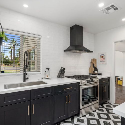 Remodeled + fully stocked kitchen