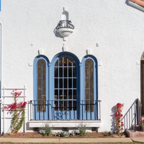 A true 1930's Spanish Bungalow