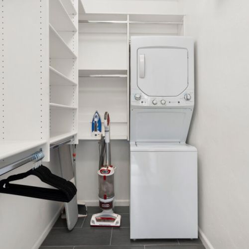 Washer/dryer in master closet