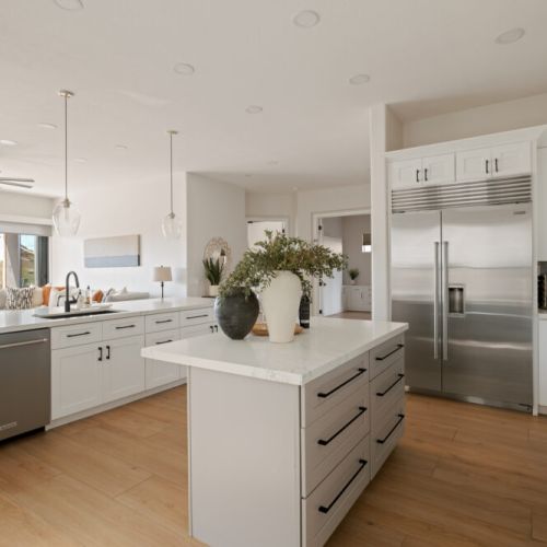 "The house was exactly as pictured, was spacious and clean. Jackie and her team were extremely responsive, even sending over a plumber on New Year’s Day without hesitation. Customer service is clearly a focus, and made our stay excellent!" -Ellen