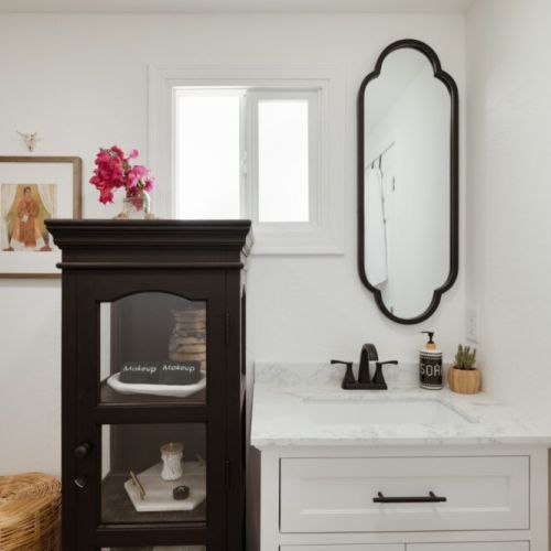 "This was my second time staying at Jackie’s place while on a trip for work. Great location and just the right fit. Highly recommend!" - Kelly