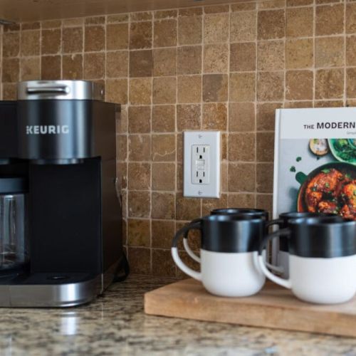 "Jackie’s home was lovely and a wonderful place to relax and enjoy the valley. Great location near food and activities."