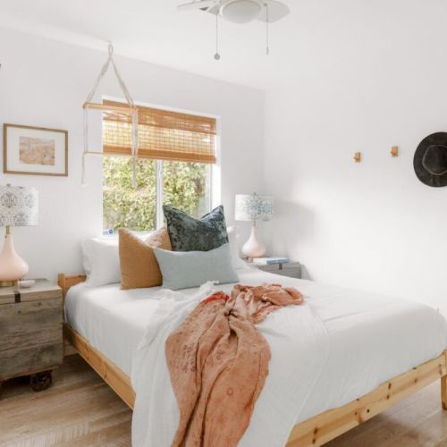 Bedroom 4 with Queen bed.