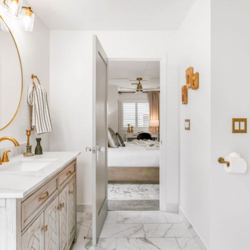 Ensuite comfort at its finest—warm lighting, soft towels, and spa-worthy touches.