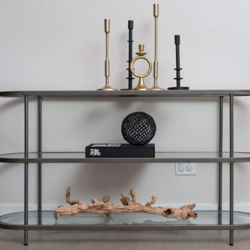 "The house feels fresh and relaxing. We enjoyed the orange tree and spent a lot of time under the pergola in the back yard, while our dog caught frisbee's on the lawn and relaxed in the shade. The neighborhood was quite and feels safe."