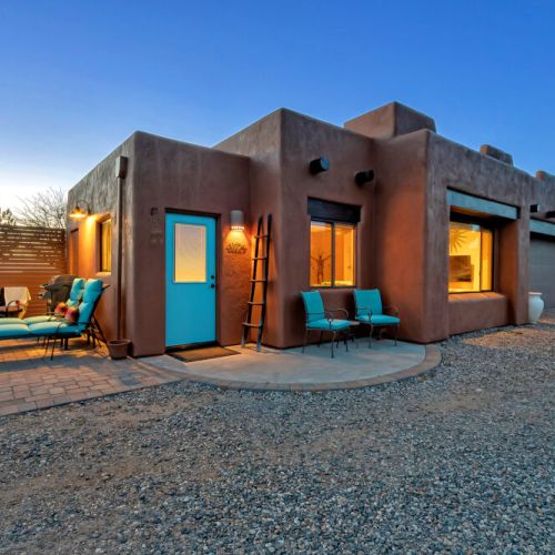 Attached Studio that sleeps 2.  Kitchen, private hot tub, firepit, grill and multi jetted shower for pure luxury