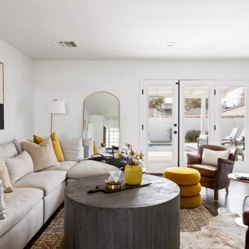 Enjoy the spacious, warm ambiance with wonderful natural light.