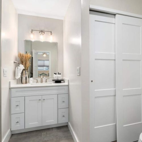 En-suite bathroom with walk in shower