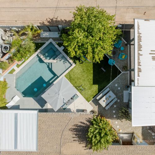 Vacationer's dream backyard!