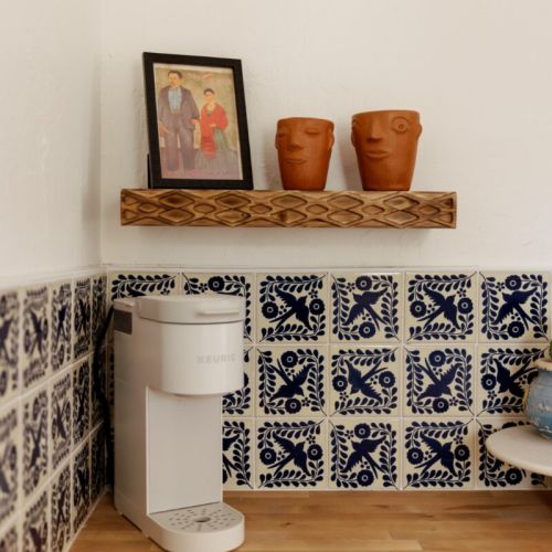 Start your mornings with a fresh brew from this sleek Keurig coffee maker.