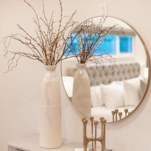 "Plenty of parking on the street side if the garage and drive way is full. I highly recommend Jackie's home to anyone looking to travel to Scottsdale. Only minutes away from Old Town Scottsdale. "