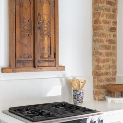 "We had a last minute trip to Phoenix for a family matter, and Jackie surprised us with a very nice gesture of balloons and goodies. She went above and beyond! 5 star services and great home."
-Luis