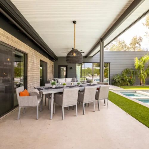 Outdoor dining