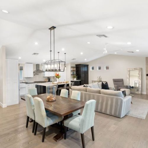 "Very comfortable and well equipped. Very spacious spaces. Jackie is very attentive and thoughtful."