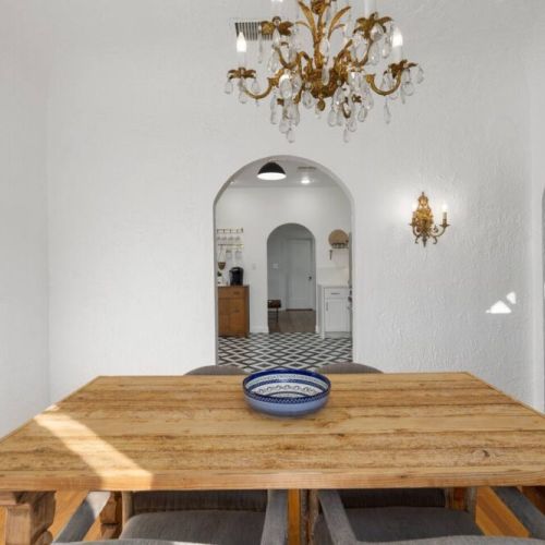 "Wonderful house with lots of period details in historic neighborhood. Close to downtown/arts district yet you don’t feel like you are in the middle of a city."
-Amy