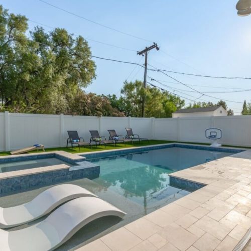 "The pool was perfect for cooling off during the day, and the neighborhood was so peaceful and relaxing. Jackie was great and responsive. If anyone is traveling to Phoenix, I would highly recommend staying here!"