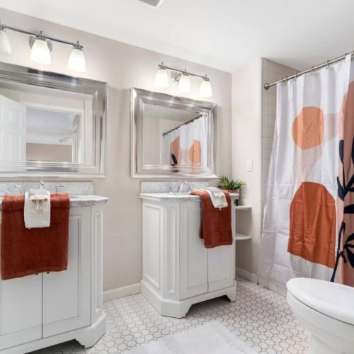 Master bath dual sinks