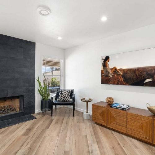 "The neighborhood was quiet which made our stay relaxing. We would highly recommend this 5 star stay!