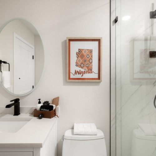 "Amazing stay ❤️❤️❤️host communicated fast .. no issues beautiful home 🥰 nice and spacious.just 5 mins from desert ridge mall 🥰 lots of fun and good food .. don’t hesitate to book your stay." -Bornagain