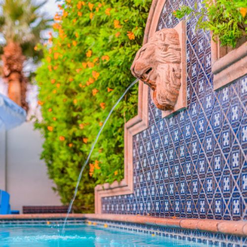 "What a fun pool!"-Britt