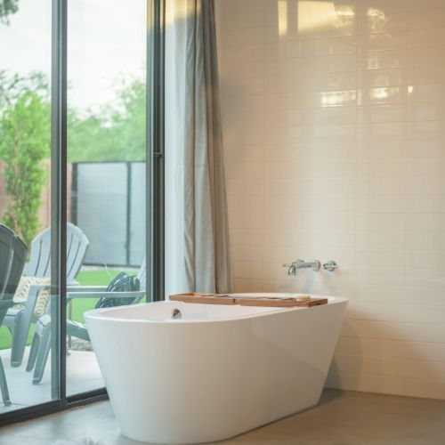 Relaxing bath with a view