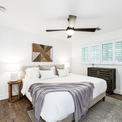 "Jackie was extremely helpful the entire weekend! The house was so amazing and SO clean. The linens and beds were so comfortable and I honestly have never stayed at a better Airbnb."
