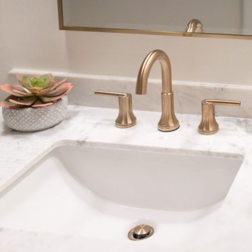 En suite bathroom