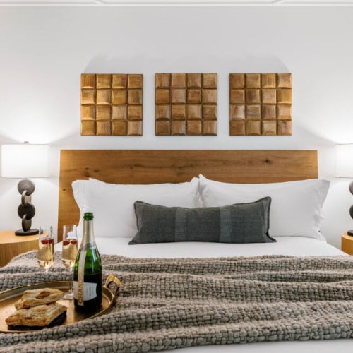 Master ensuite with king bed + luxury linens ensures you'll wake up refreshed