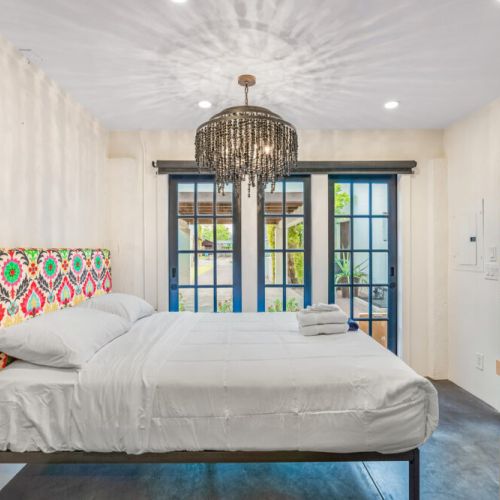 Casita with a king bed, luxury mattress, and hypoallergenic pillows