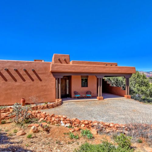 Villa Private parking