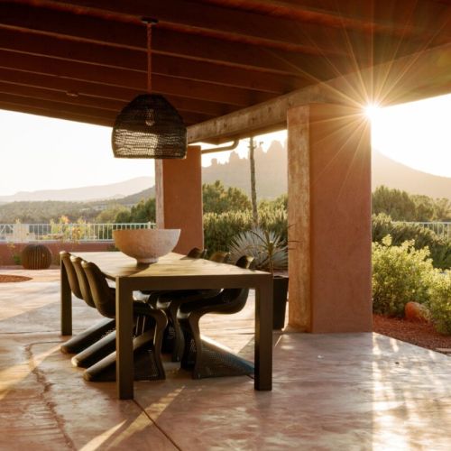 Outdoor dining for 6