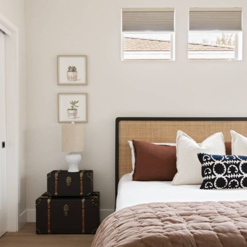 "The house was fantastic. We felt like we were at home. I loved that there was a book with instruction about the house as well as things to do and restaurants to eat at. Jackie did a Great job. Everything was in place and clean. Definitely would reco